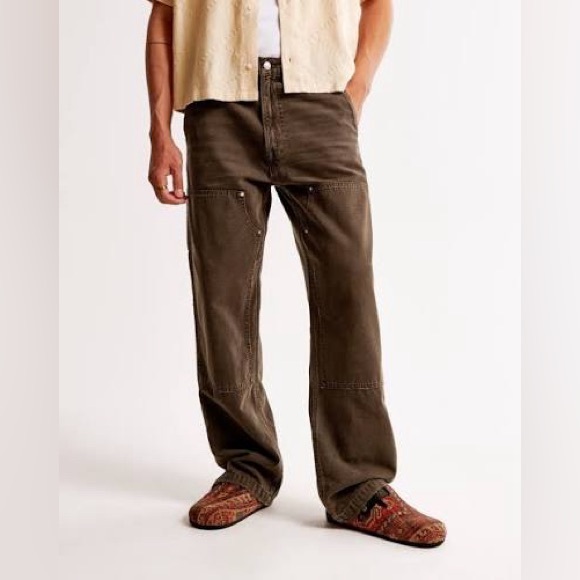 Abercrombie & Fitch Men’s Baggy Workwear Jean size 28x 34 in color Brown